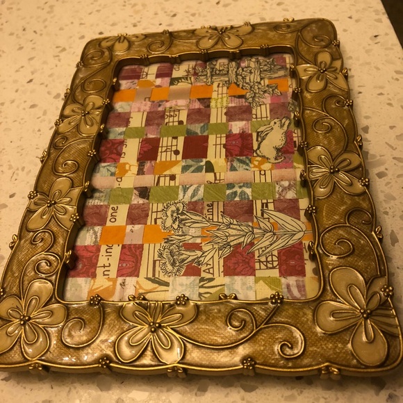 Handmade Paper Weave With Rabbit and Flower Illustrations in Flower Gold Frame - Picture 7 of 7